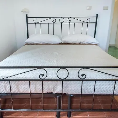 Comodo Bilocale Nel Centro Del Paese, - S274 Apartament